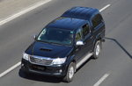 TOYOTA HILUX XtraCab-Version in schwarz am 21.04.16 Berliner Stadtautobahn Höhe Knobelsdorffstr.