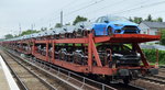 189 015-1 zog diesen recht kurzen PKW-Transportzug mit FORD PKW-Modellen, irgenwie entstand aus diesem Blickwinkel eine reizvolle Optik mit diesem einen blauen Fahrzeug, einem fabrikneuen Ford Focus