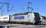 METRANS a.s., Praha [CZ] mit ihrer Vectron  383 412-4  [NVR-Nummer: 91 54 7383 412-4 CZ-MT] und einem Containerzug am 20.03.25 Höhe Bahnhof Rodleben.