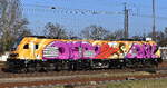 dispo-Tf Rail GmbH, Berlin [D] mit der wunderschön gestalteten geleasten ELP Euro9000 Lok 2019 317-7  [NVR-Nummer: 90 80 2019 317-7 D-ELP] holt die ebenfalls geleast northrail Vectron Dula Lok