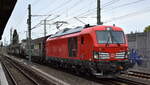 DB Cargo AG, Mainz [D] mit ihrer Dual Mode Light  249 033  [NVR-Nummer: 90 80 2249 033-2 D-DB] und einigen Güterwagen Richtung Rbf.